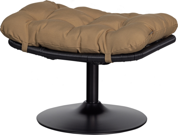Udendørs taburet WOOOD Vive i vejrbestandig sort rattan med lysebrun polyesterpude H37ÃB63ÃD46 cm